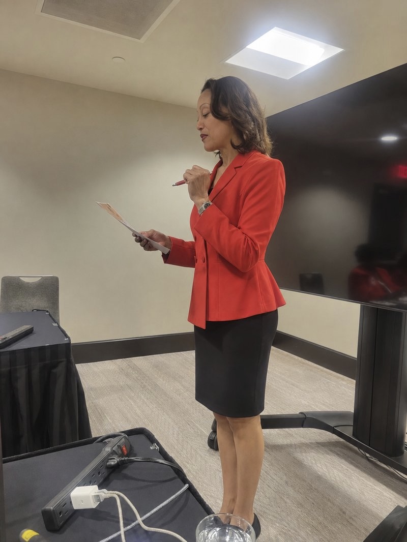 DawnMarie Montgomery presenting to a group